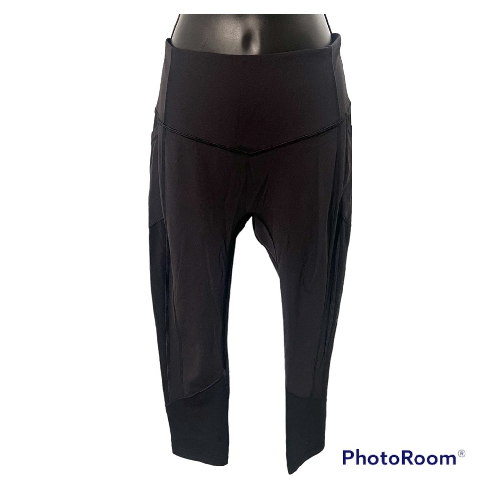 Lululemon black leggings 10